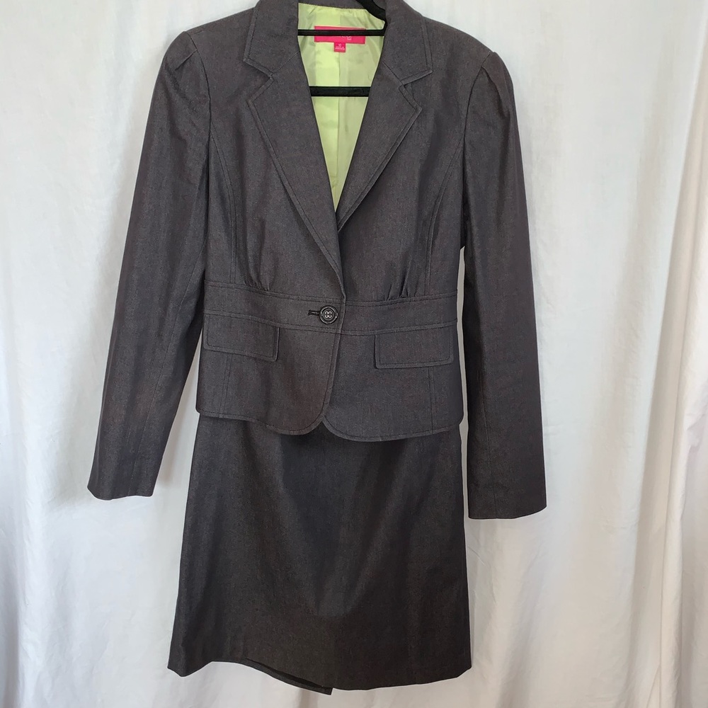 nine&Co.Suit  classic jean look jacket and skirt
